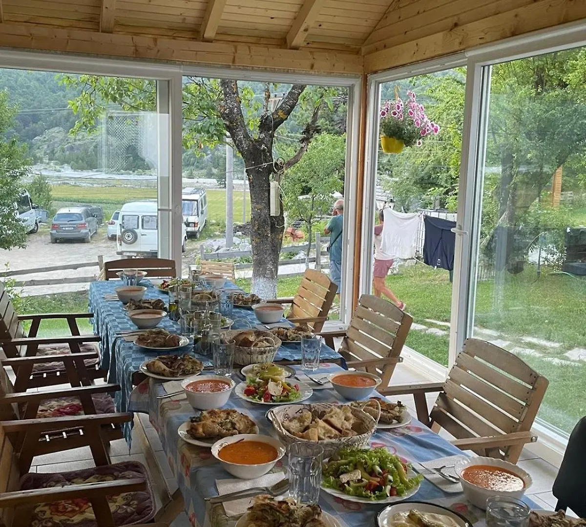 Bujtina Arlindi Bed & Breakfast Valbone 0*,  Albania
