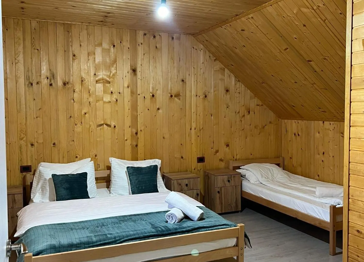 Bujtina Arlindi Bed & Breakfast Valbone