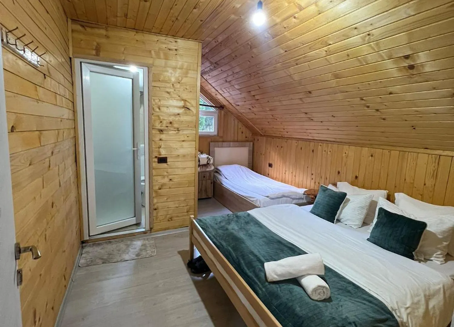 Bujtina Arlindi Bed & Breakfast Valbone